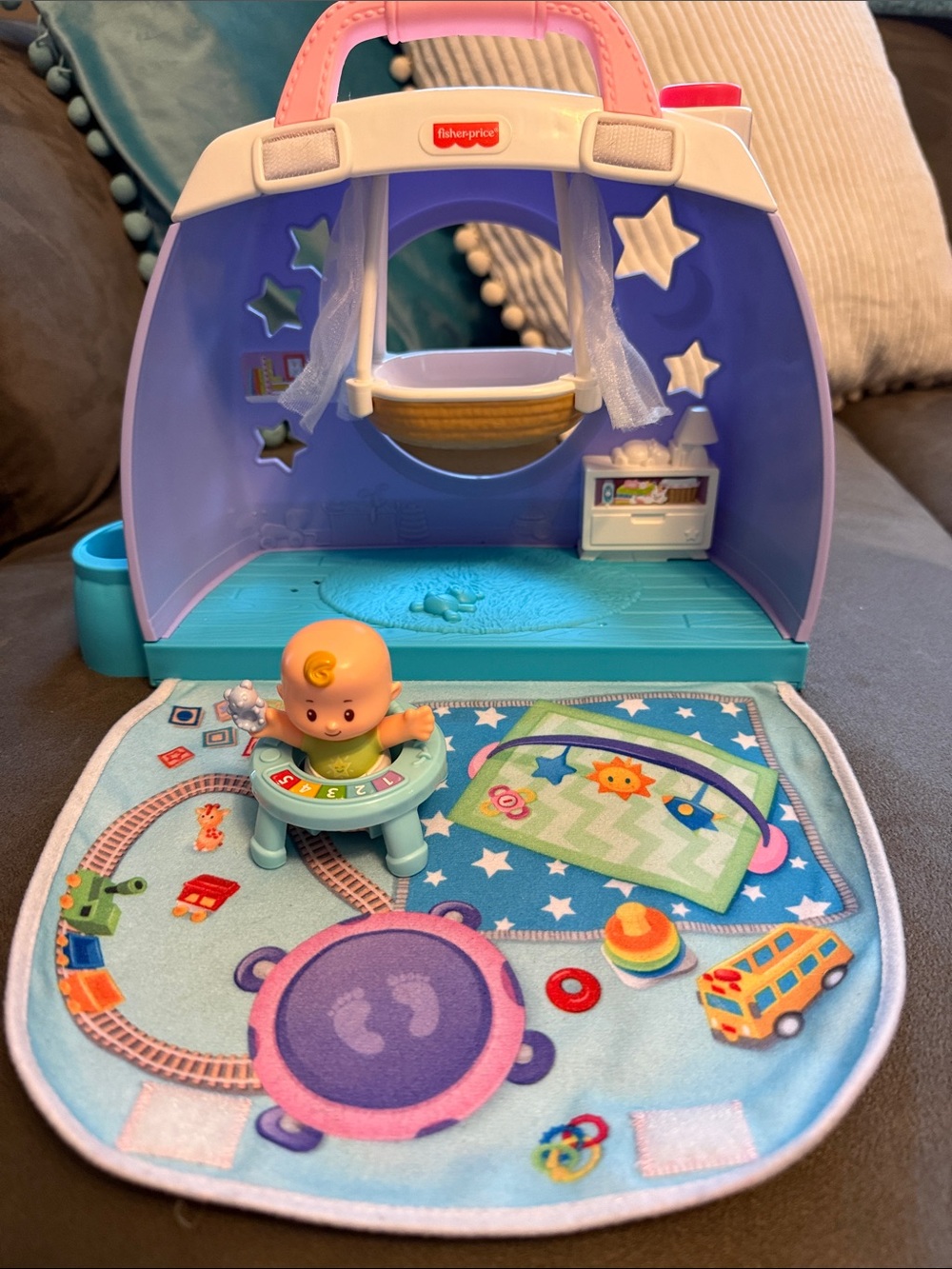 Fisher-Price Little People Cuddle & Play Playset